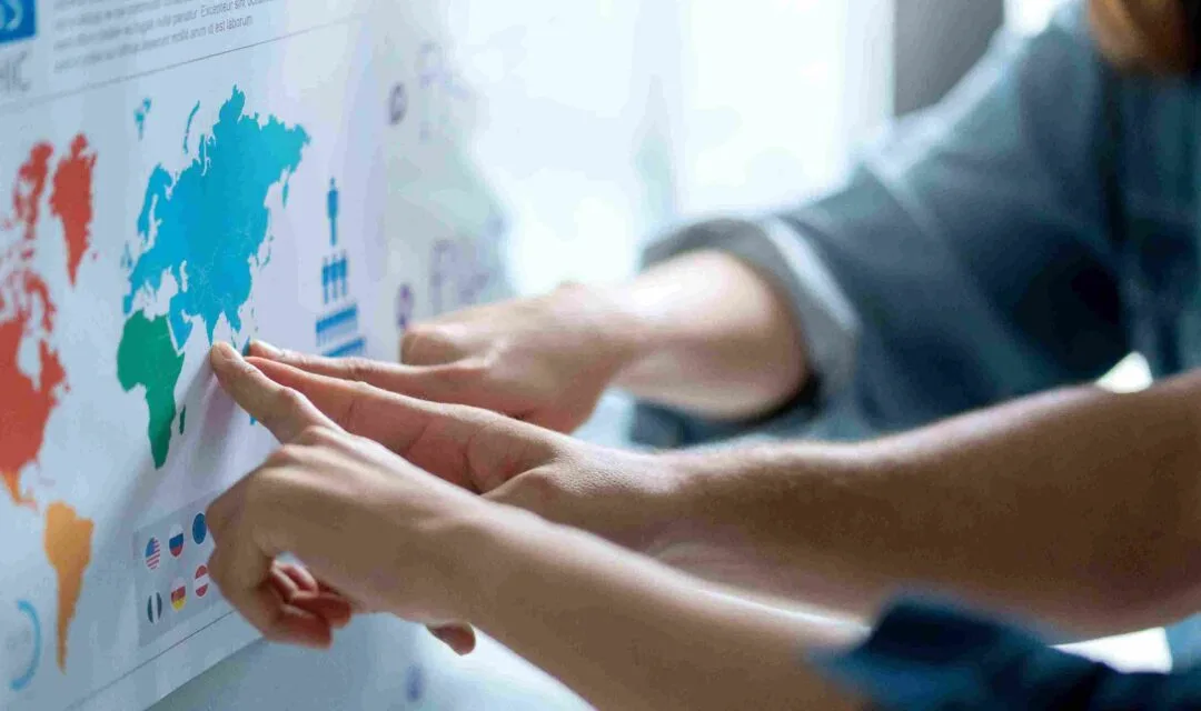 Reasons why NRIs in Dubai should invest in India
